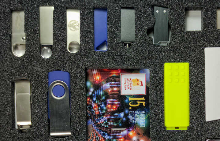 Pendrive karta z nadrukim i wiele wersje pendrive